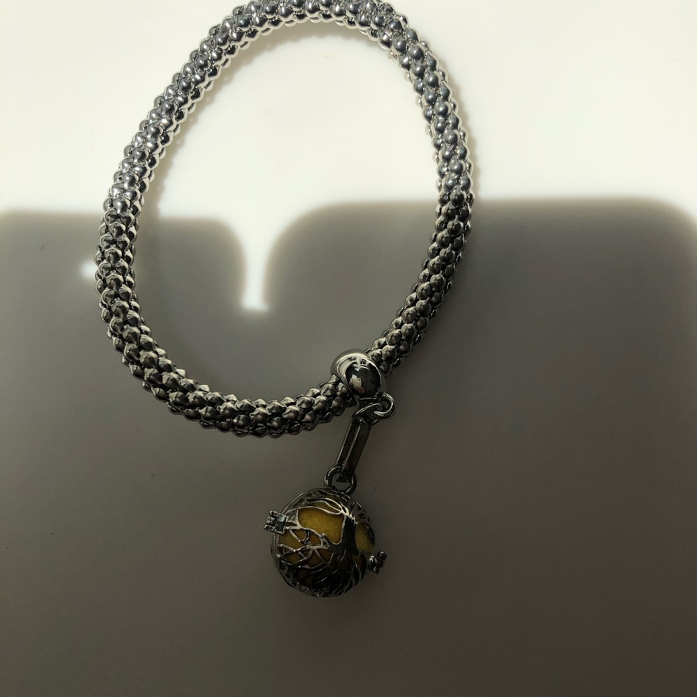 OPTIONS Antique Silver Stone Aromatherapy Pendant Essential Oil Diffuse Jewelry - Picture 5 of 9